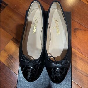 CHANEL Black Flats with Bow Detail